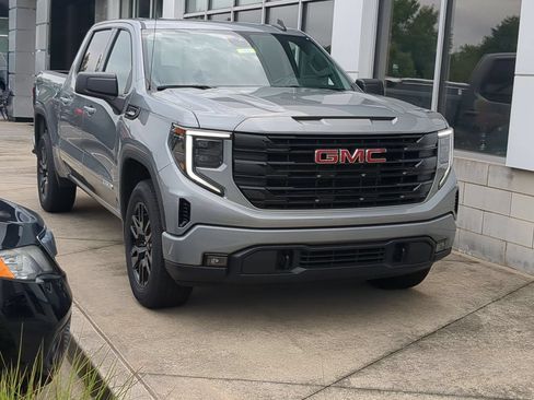 Used 2026 GMC Sierra 1500 Elevation AWD/4WD image 2