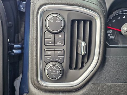 Used 2022 Chevrolet Silverado 1500 LTZ w/ LTZ Premium Package AWD/4WD image 25