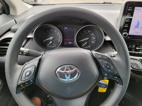 Used 2020 Toyota C-HR LE image 24