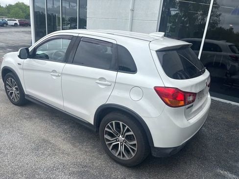 Used 2017 Mitsubishi Outlander Sport SE AWD/4WD image 3