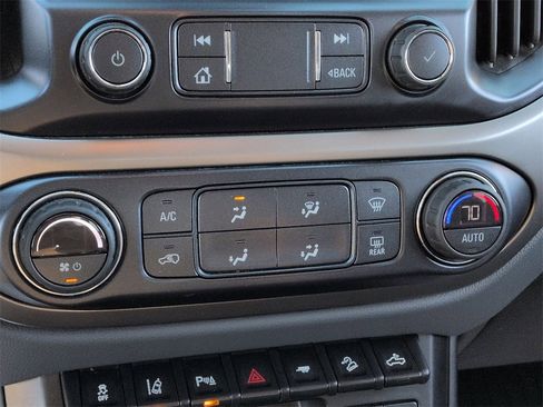 Used 2021 Chevrolet Colorado Z71 w/ Z71 Midnight Edition image 26