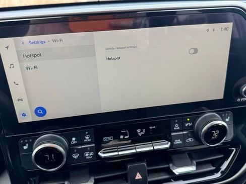 Used 2023 Toyota Highlander XLE AWD/4WD image 29