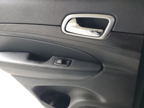 Used 2018 Jeep Grand Cherokee Laredo RWD image 14