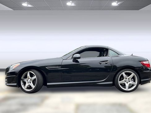 Used 2013 Mercedes-Benz SLK 250 image 2