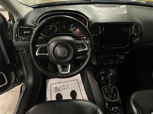 Used 2019 Jeep Compass Limited AWD/4WD image 9