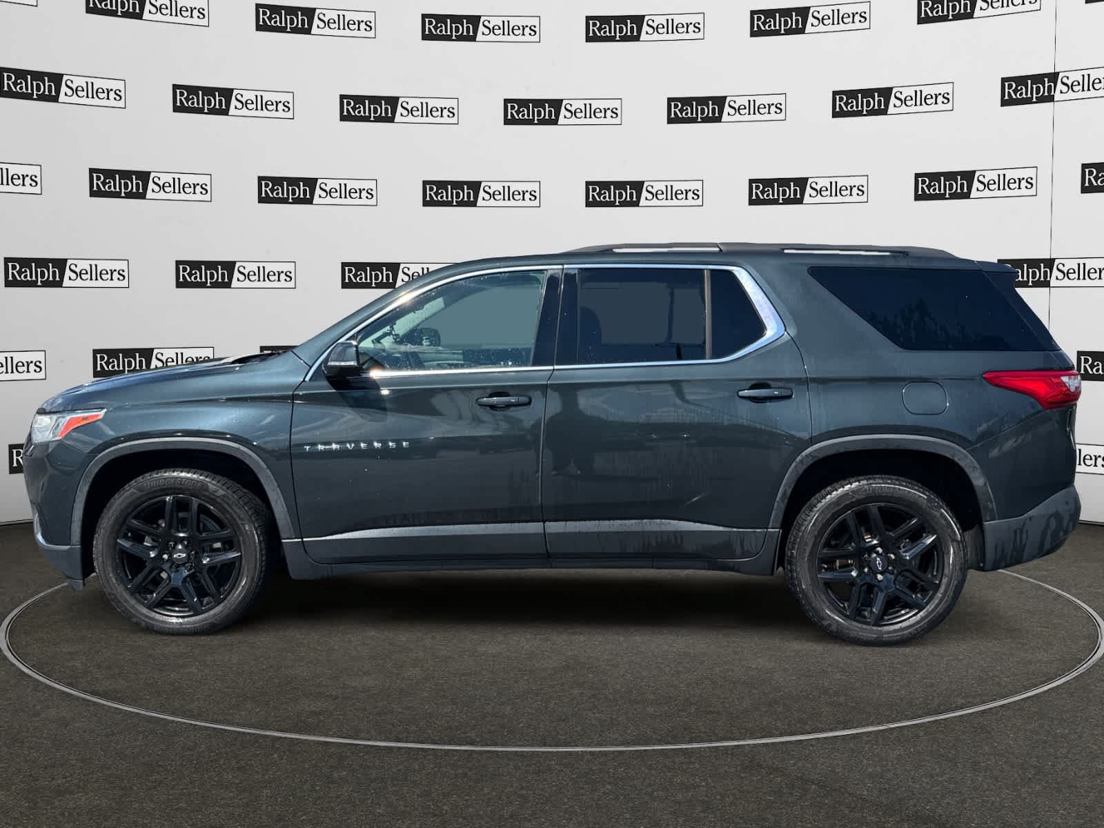 Used 2020 Chevrolet Traverse LT FWD image 3