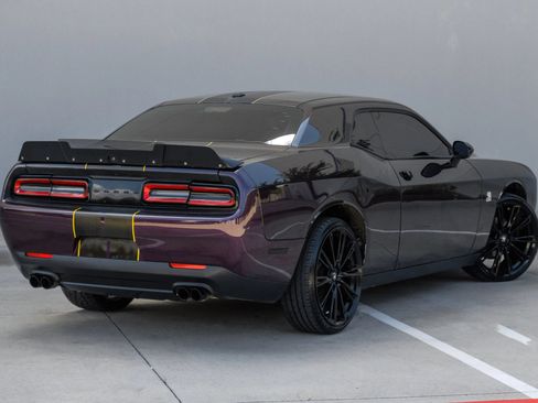 Used 2021 Dodge Challenger SXT w/ Blacktop Package RWD image 4
