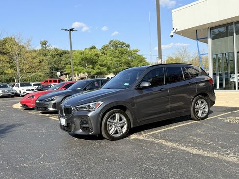 Used 2021 BMW X1 xDrive28i w/ M Sport Package image 5