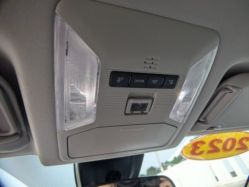 Used 2023 Toyota RAV4 XLE FWD image 17