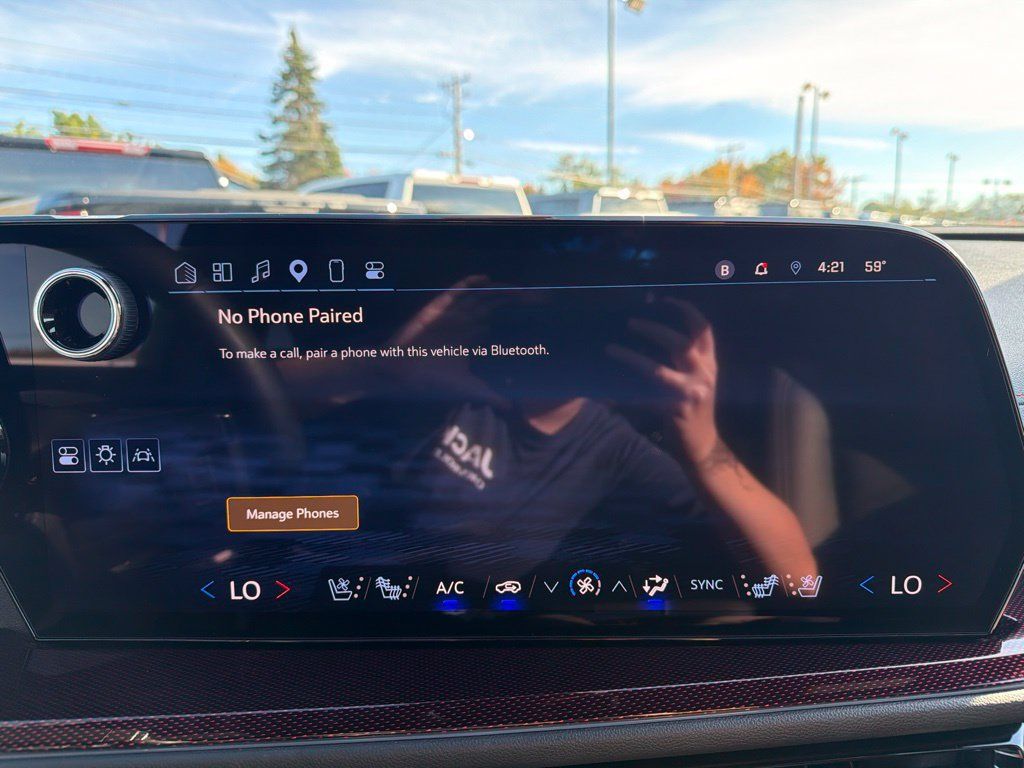 Used 2024 Chevrolet Traverse RS w/ LPO, Floor Liner Package AWD/4WD image 19