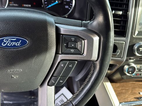 Used 2018 Ford Expedition Platinum image 16