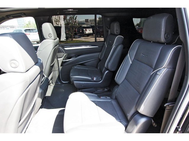 Used 2025 Cadillac Escalade ESV Sport AWD/4WD image 13