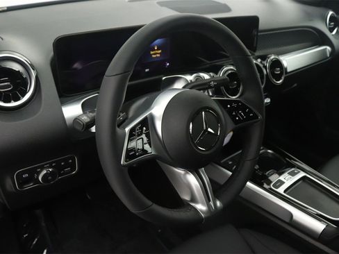 New 2026 Mercedes-Benz GLB 250 image 5