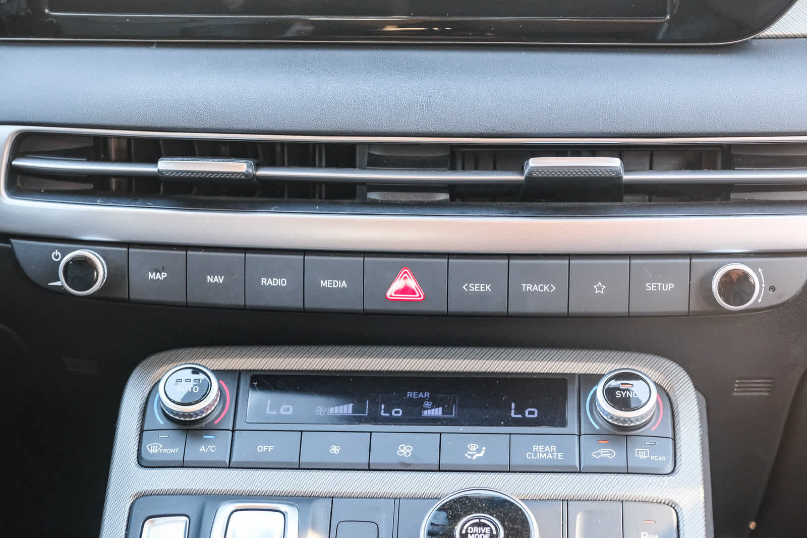 Used 2024 Hyundai Palisade SEL FWD image 16