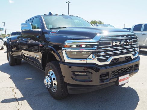 New 2025 RAM 3500 Longhorn image 4