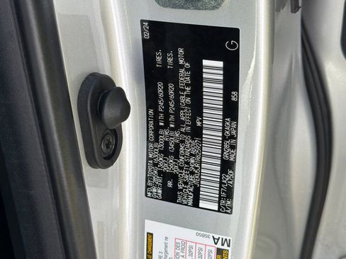 Used 2024 Toyota 4Runner Limited AWD/4WD image 29