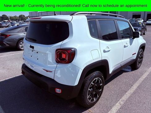Used 2023 Jeep Renegade Trailhawk w/ Sun/Sound Group AWD/4WD image 5