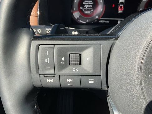 Used 2025 Nissan Pathfinder Platinum AWD/4WD image 28