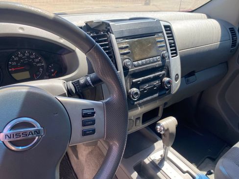 Used 2013 Nissan Frontier SV RWD image 30