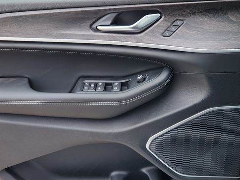 New 2026 Jeep Grand Cherokee L Limited AWD/4WD image 17