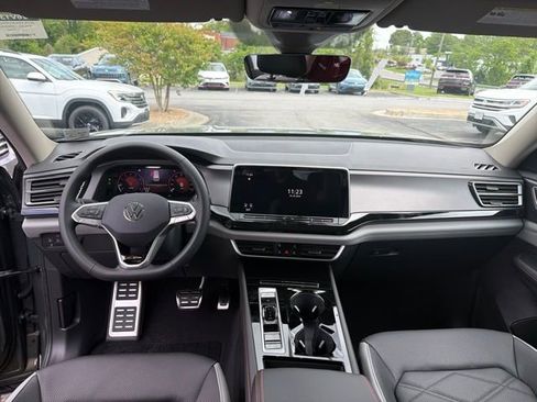 New 2026 Volkswagen Atlas Peak Edition AWD/4WD image 9
