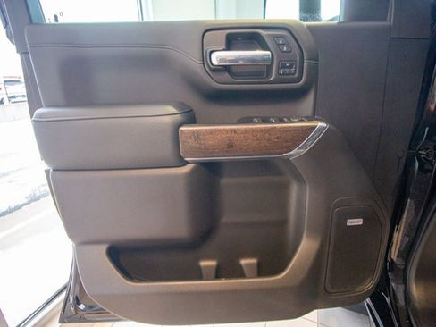 Used 2022 GMC Sierra 3500 Denali w/ Denali Ultimate Package image 7