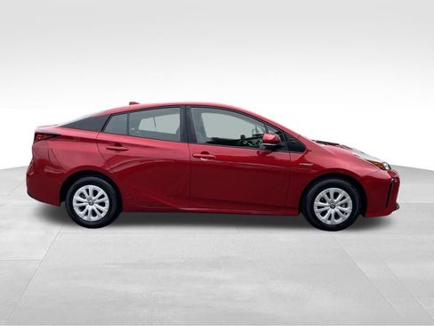 Certified 2022 Toyota Prius LE FWD image 6