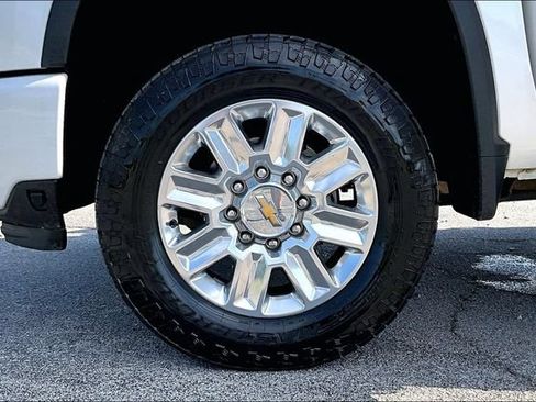 Used 2024 Chevrolet Silverado 2500 High Country w/ High Country Premium Package AWD/4WD image 35