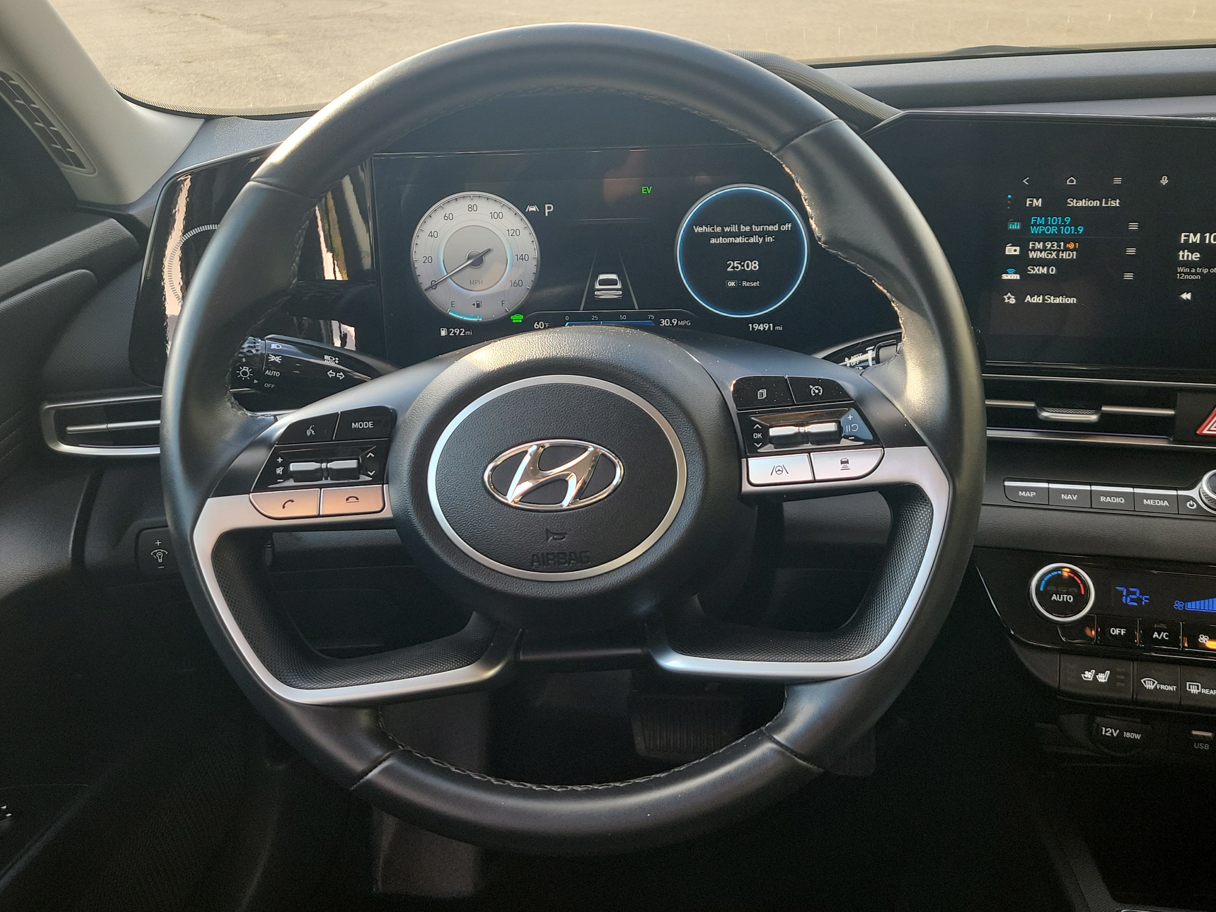 Used 2023 Hyundai Elantra Limited FWD image 21