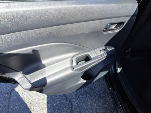 Used 2021 Nissan Versa S image 9