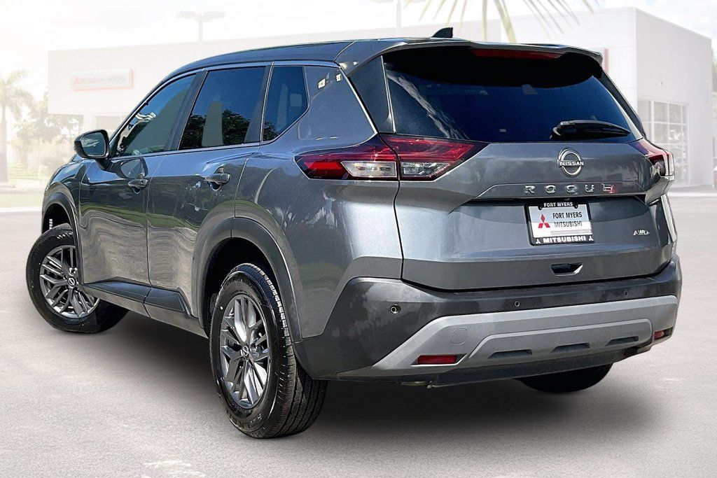 Used 2023 Nissan Rogue S AWD/4WD image 30
