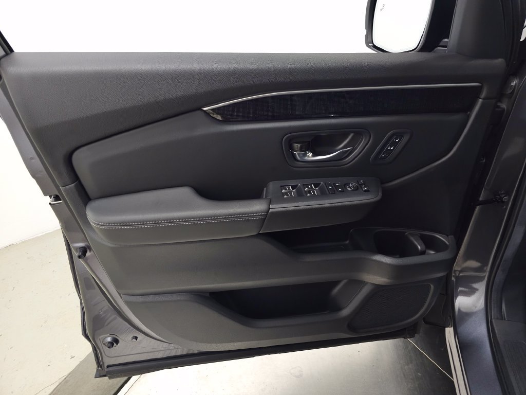 Used 2025 Honda Pilot Elite image 14