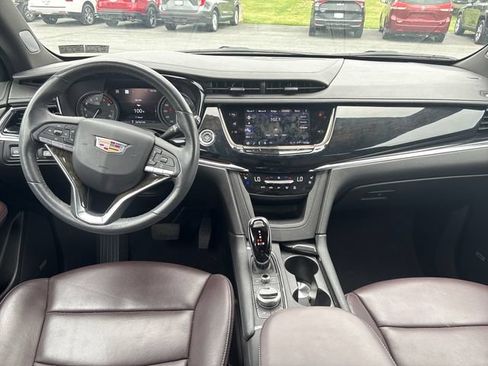 Used 2023 Cadillac XT6 Premium Luxury w/ Technology Package AWD/4WD image 14