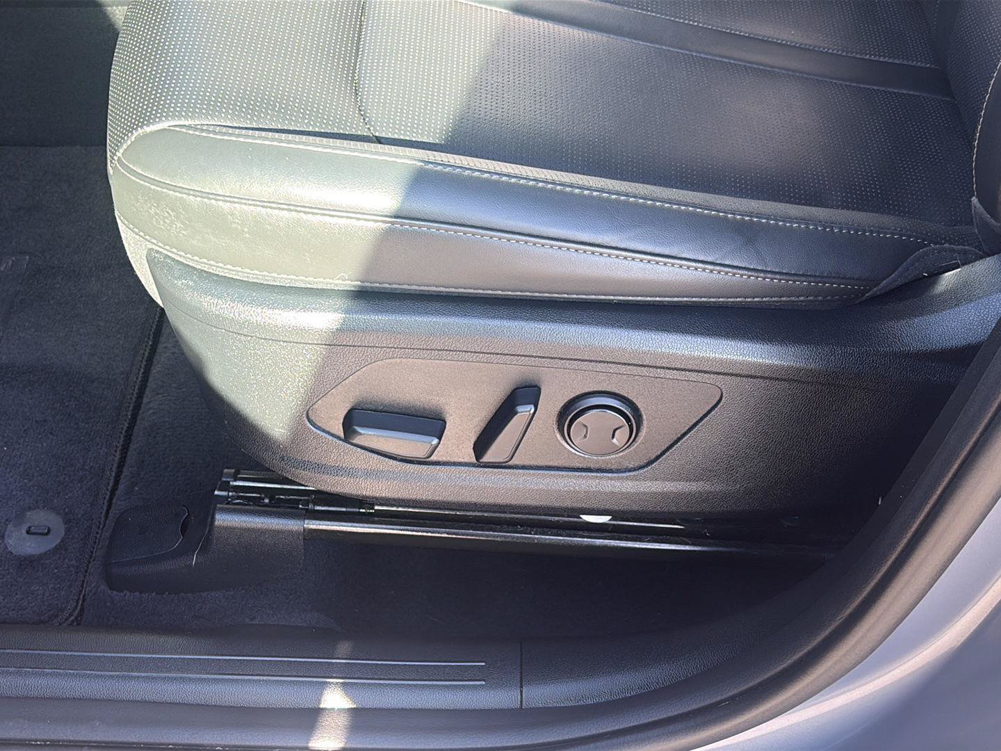 Used 2025 Kia Sorento S w/ Panoramic Sunroof Package FWD image 13