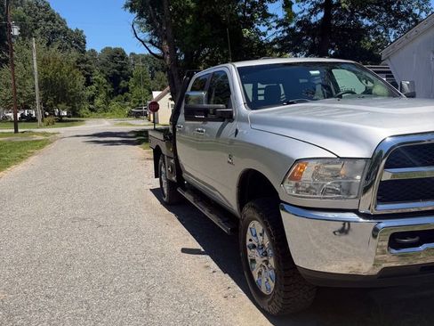 Used 2014 RAM 2500 SLT AWD/4WD image 5