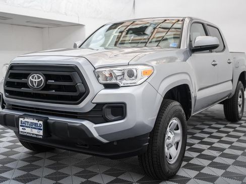 Certified 2021 Toyota Tacoma SR AWD/4WD image 3