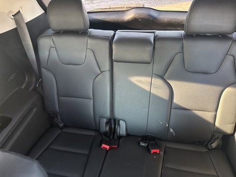 Used 2024 Kia Telluride EX w/ EX Captain's Chair Package image 10