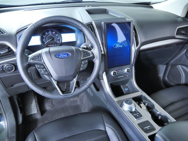 Certified 2024 Ford Edge SEL w/ Convenience Package AWD/4WD image 3