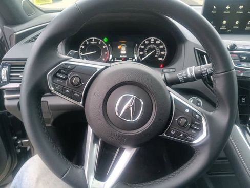 Used 2025 Acura RDX SH-AWD image 12