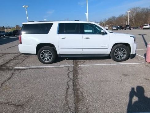 Used 2019 GMC Yukon XL Denali image 4