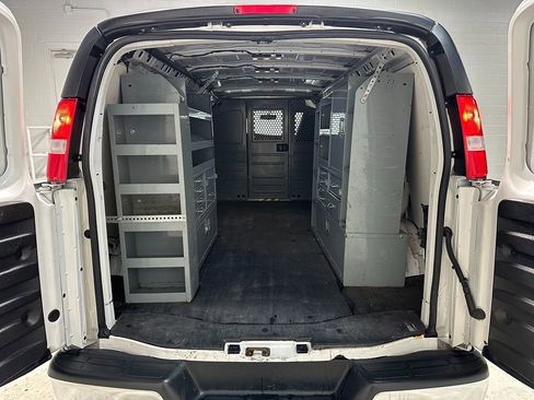 Used 2020 GMC Savana 2500 Extended w/ Enhanced Convenience Package RWD image 8