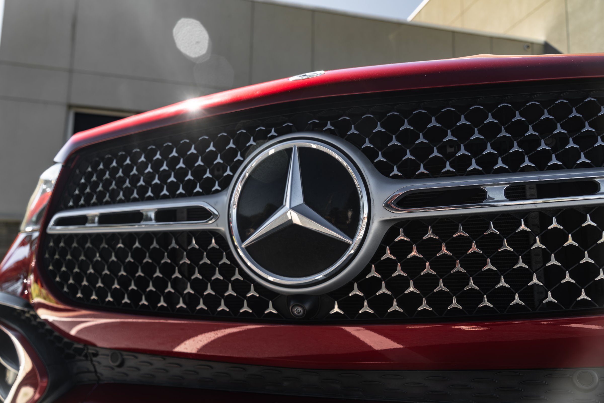 Used 2024 Mercedes-Benz GLE 350 4MATIC w/ AMG Line Exterior image 6
