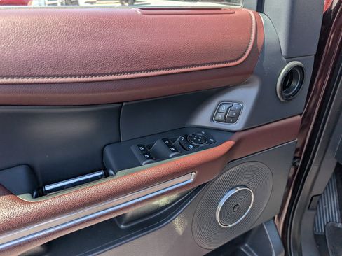 Used 2023 Ford Expedition Limited image 21