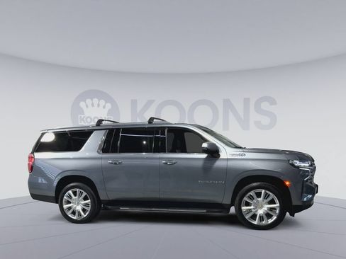Used 2022 Chevrolet Suburban High Country AWD/4WD image 2