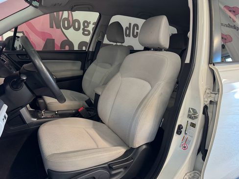 Used 2017 Subaru Forester 2.5i w/ Alloy Wheel Package AWD/4WD image 16