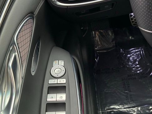 Used 2023 Genesis GV70 2.5T w/ Sport Prestige Package image 25