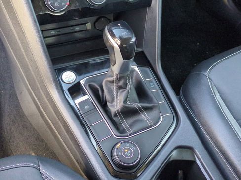 Used 2023 Volkswagen Taos SE image 19