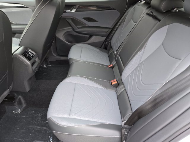 New 2026 Volkswagen Tiguan SE R-Line FWD image 8