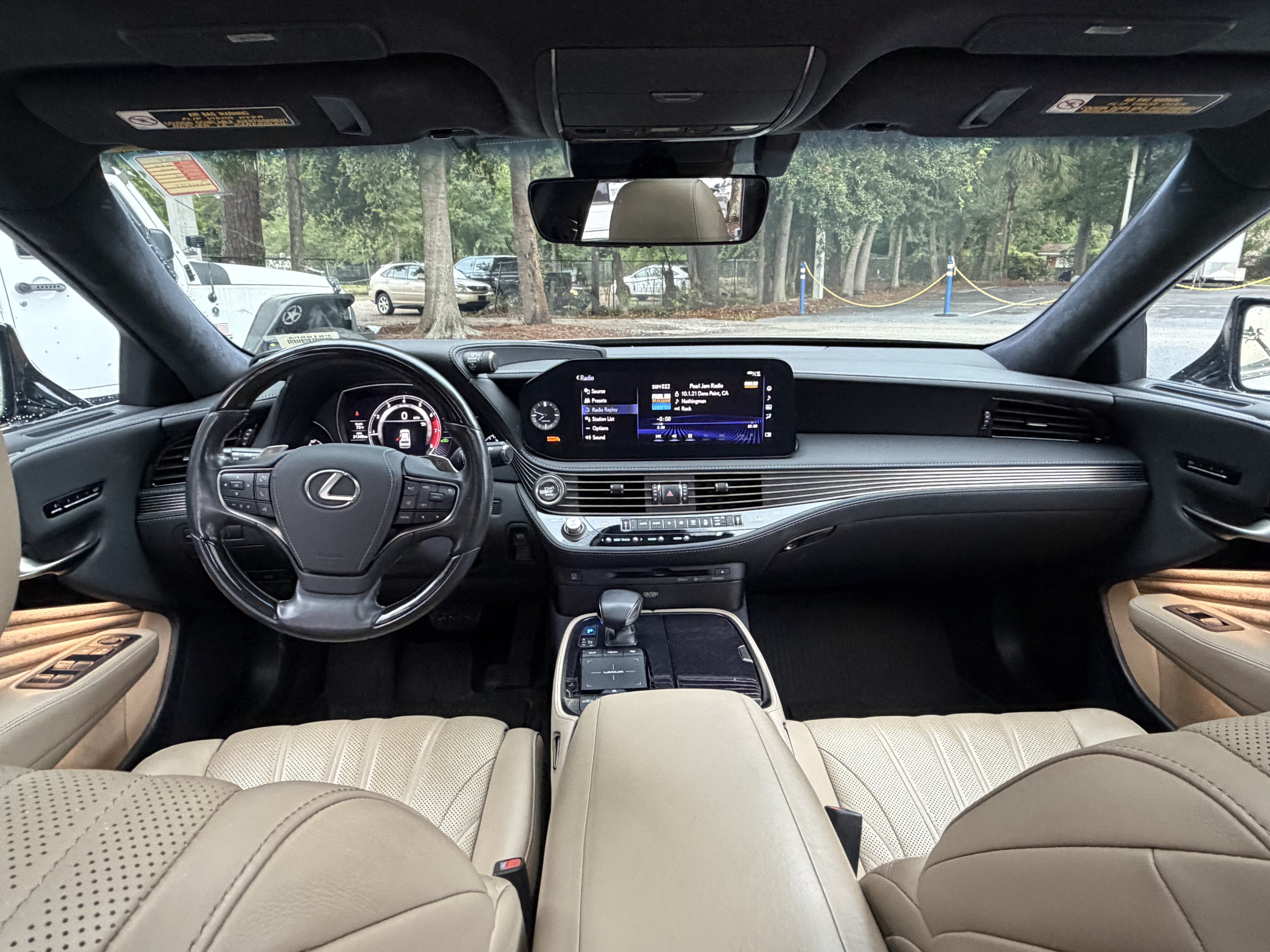 Used 2022 Lexus LS 500 w/ Interior Upgrade Package RWD image 35
