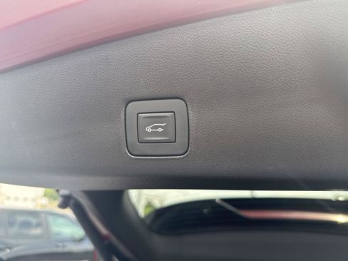 Used 2025 Chevrolet TrailBlazer RS w/ Convenience Package FWD image 13